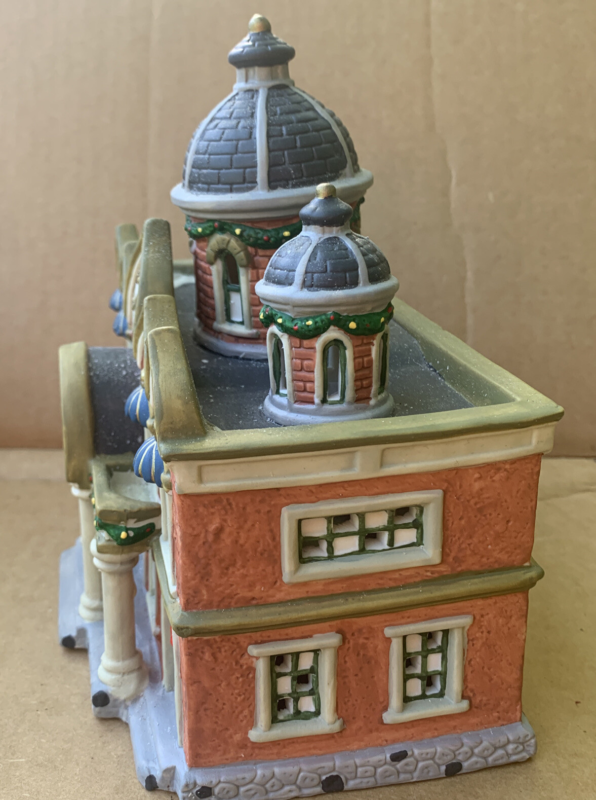 Copperfield Keepsake Porcelain Lighted House Palace Theater TX3145