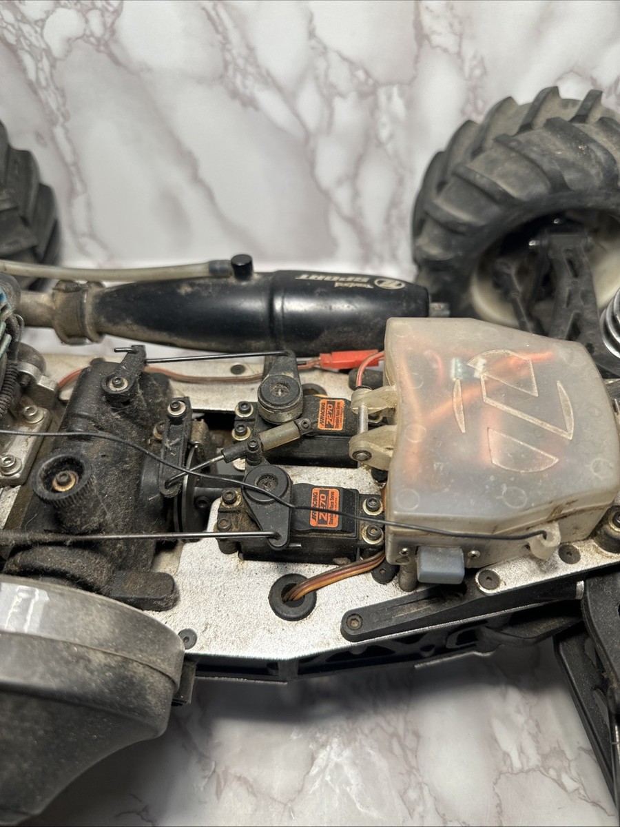 Team Losi LST Vintage Nitro RC Monster Truck 454 Engine 1/8 Has