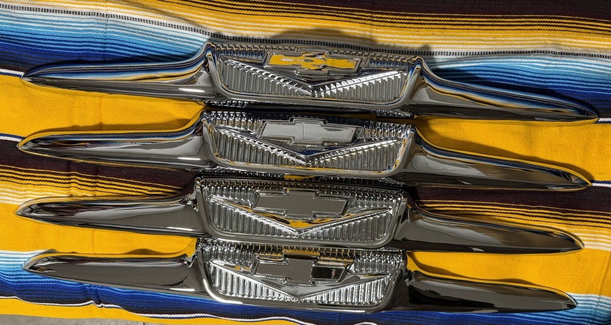 Emblema/Inserte De Capó Para Chevy V8 1956/1958 Y Corvair 1960 - Plástico Nuevo, Fabricado En EE.UU.