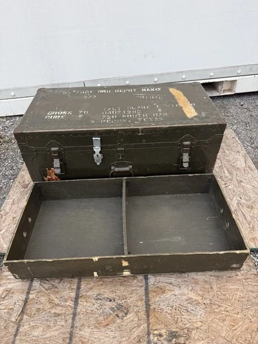 Vintage WW2 Era Military Footlocker Storage Trunk W/Tray Heavy Duty “Superb”