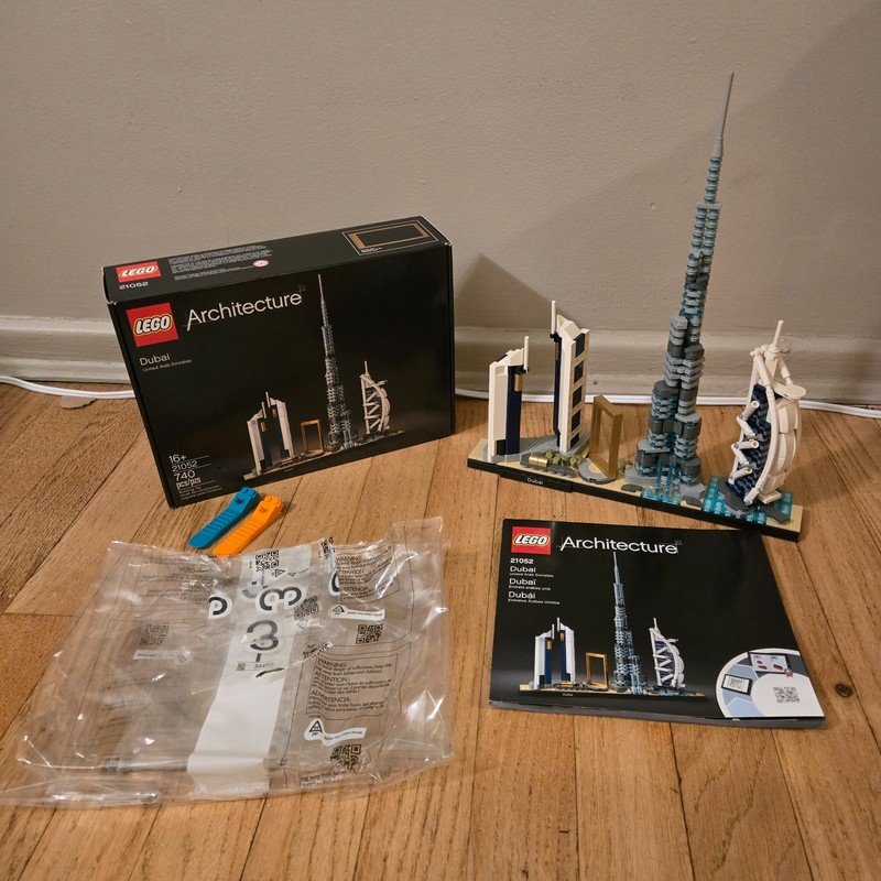 LEGO Architecture: Dubai - Set # 21052 - Used