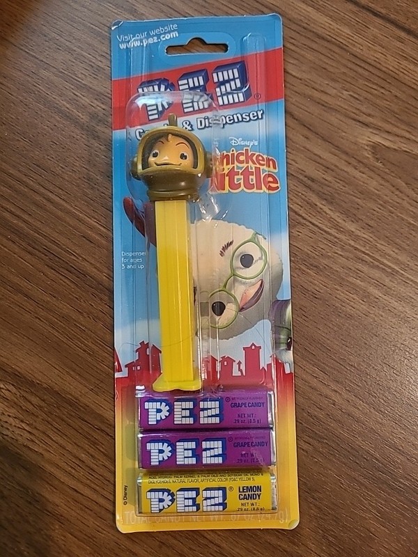 PEZ Chicken Little Character "Fish" Disney 2005 Dispenser w Candy on Card NIP  