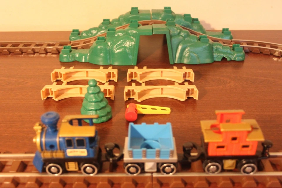 Lincoln Logs Train SET Add-On 3 Train Cars 2 Overpass Supports  Tunnel Bridge - Image 4 of 4