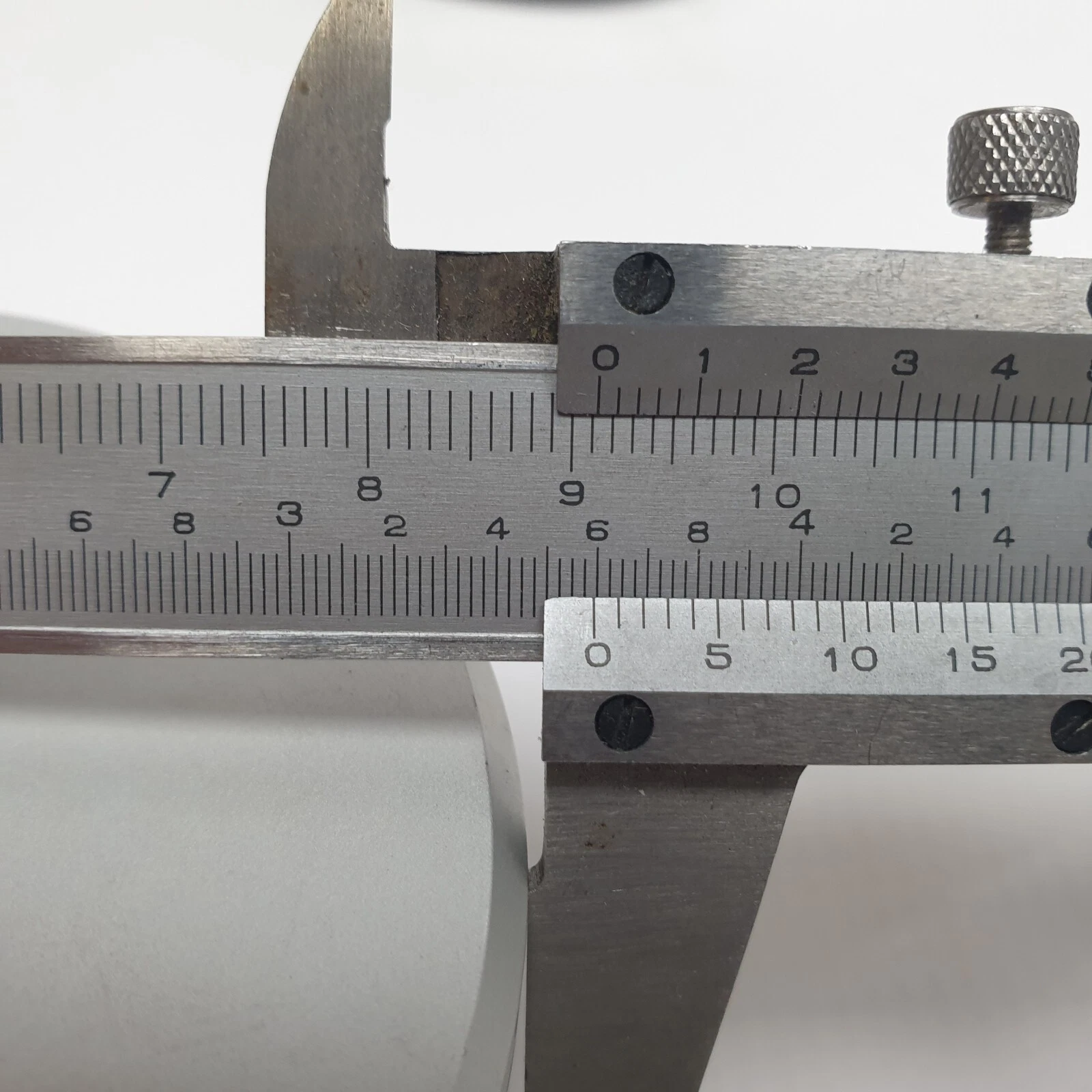 Close-up of the caliper scale on the KV100 motor diameter