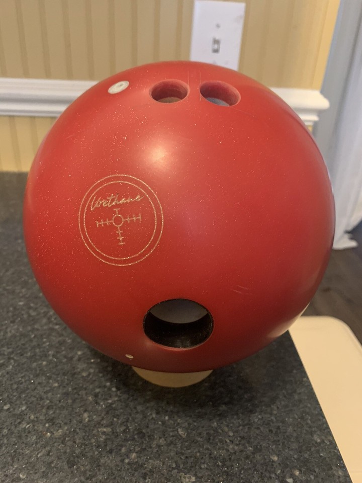15 1st Q Hammer Black Widow Urethane Red Overseas Bowling Ball Used