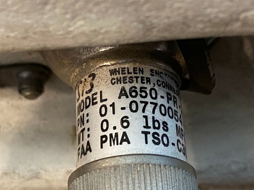 WHELEN A650-PR-28V WING TIP LIGHT P/N 01-0770054-03 AND HOUSING P/N L553C1004101 - Picture 6 of 8