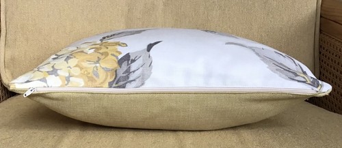 Laura Ashley 16x16in Cushion Cover in Hydrangea with Camomile Back - Picture 3 of 6
