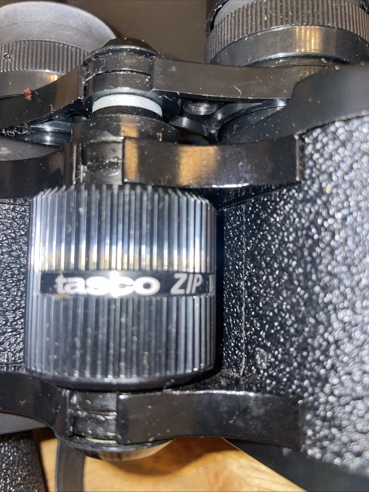 TASCO Binoculars 10x50mm Zip Focus Wide Angle 367ft/1000 Yards w/ Case READ! - Image 2 of 4