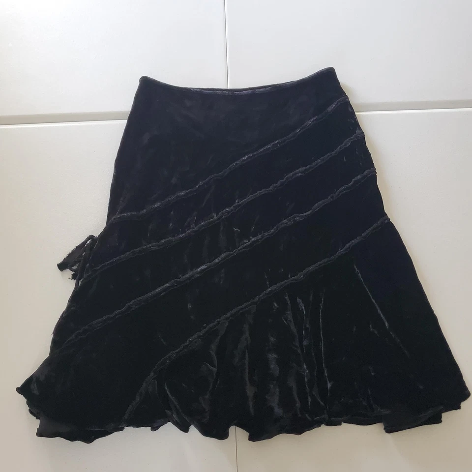 Emanuel Ungaro Skirt Women 6 Black Silk Velvet Asymmetric Ruffle Whimsigoth - Image 2 of 4