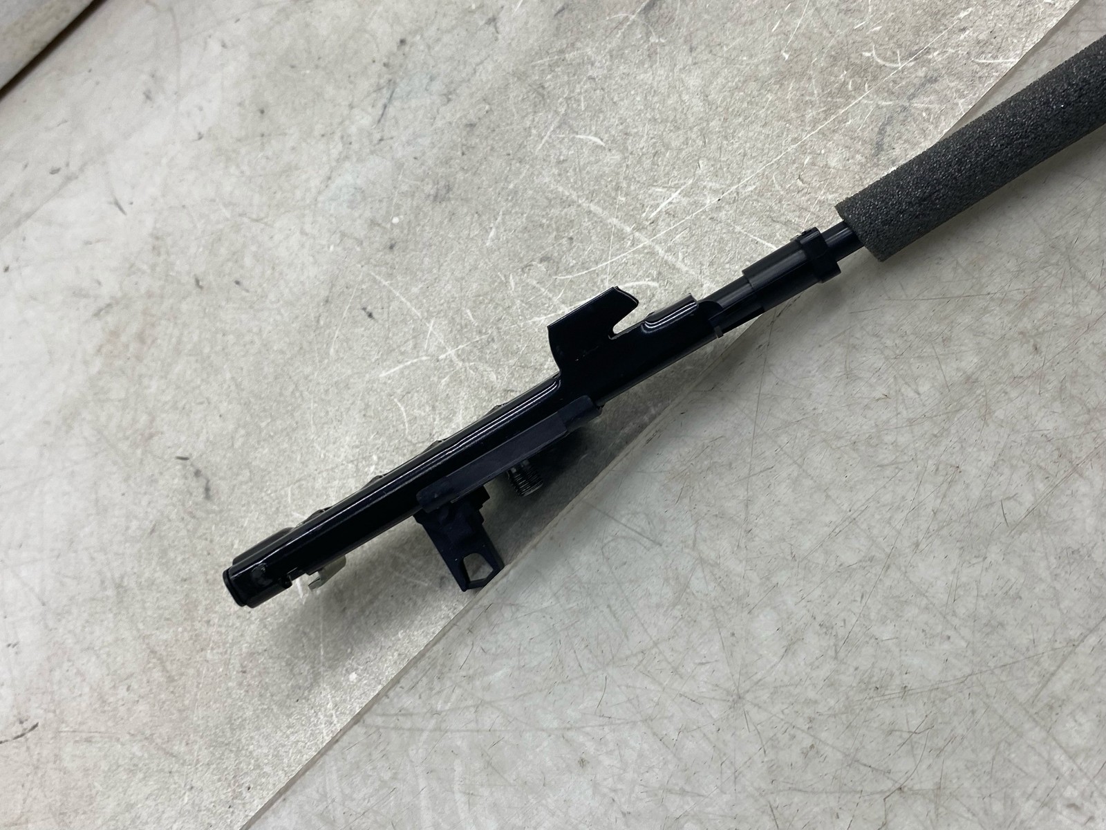 2015-2020 BENTLEY BENTAYGA OEM FRONT RIGHT SEATBELT HEIGHT ADJUSTOR 4H0857833
