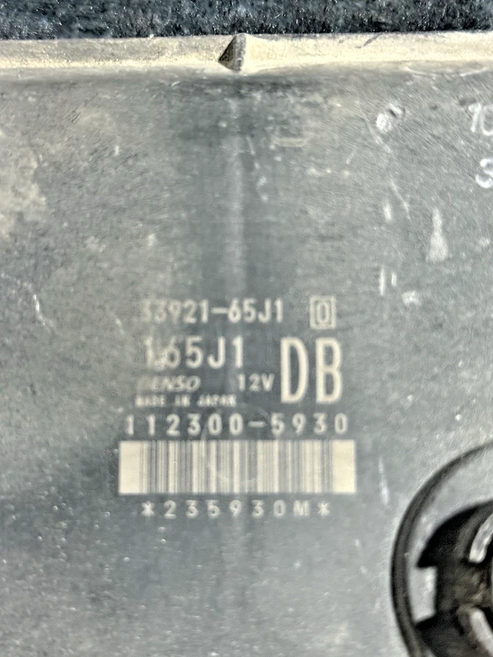 CALCULATEUR MOTEUR SUZUKI VITARA II 2.0L 33921-65J1 112300-5930 DB A DECODER - Photo 2/4