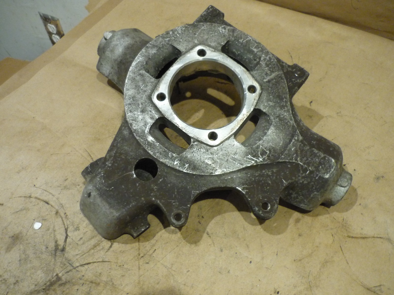 Ferrari 360,430 - LH Rear Stub Axle - P/N 179330