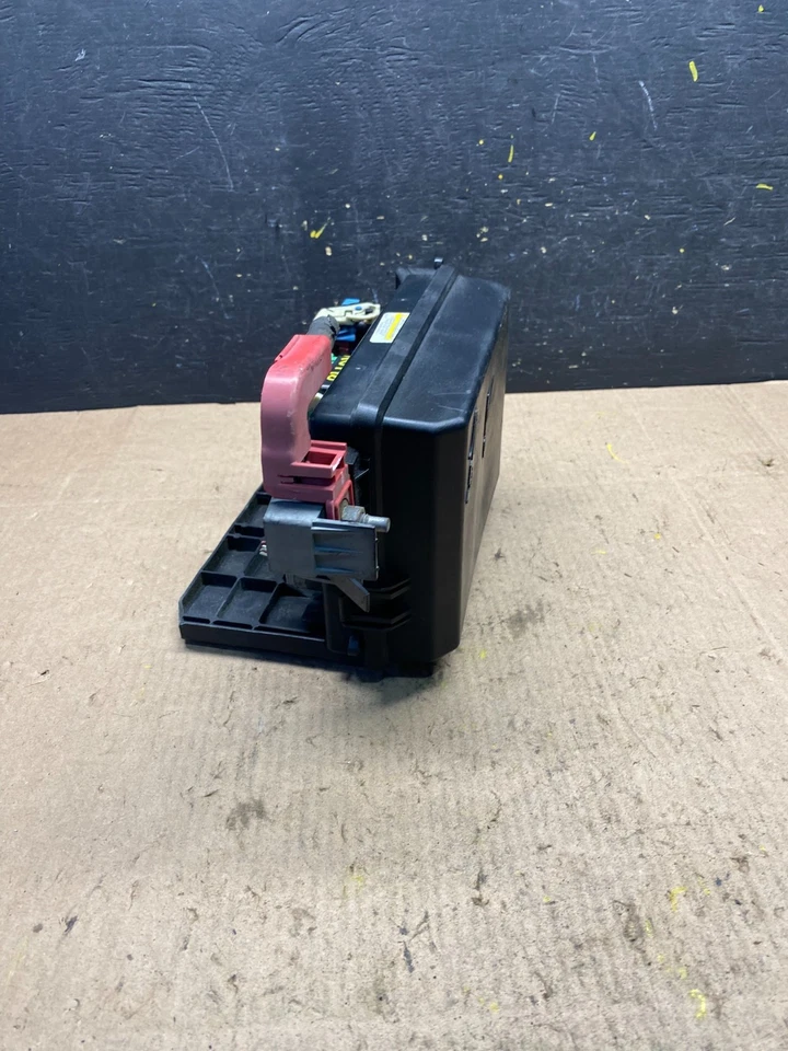 Chrysler 300 Charger 2008 módulo de alimentación totalmente integrado caja de fusibles TIPM R8496 DG Foto 3 de 4