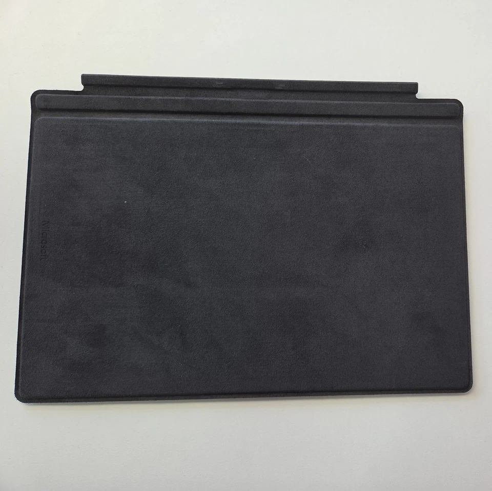 Microsoft 1725 Surface Pro 4 /5 / 6 / 7 Type Cover Keyboard British English - Image 2 of 2