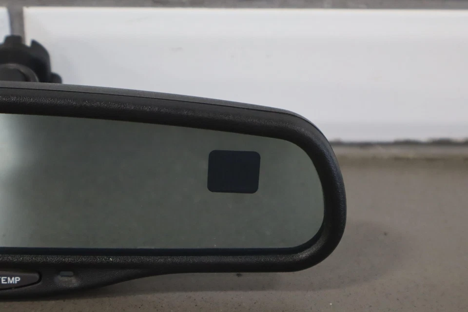 2002 GMC Sierra 2500HD OEM Auto Dimming Interior Rear View Mirror - Image 4 of 4