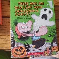 There Was an Old Lady Who Swallowed a Ghost! (Board Book) by Colandro, Lucille
