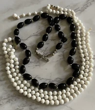 Vintage Black & White Crafting Jewelry Parts Repair Harvest Beads JW-15