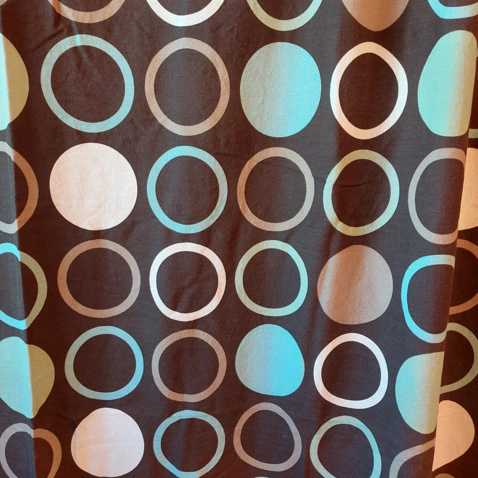 Cortina de ducha de tela verde salvia @Home Target Circle Around marrón tostado azul marfil Foto 3 de 4