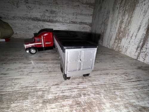 1/64th Scale Case Ih Bucks Harvest & Hauling Hopper Bottom Ertl Loose Peterbilt - Picture 6 of 11