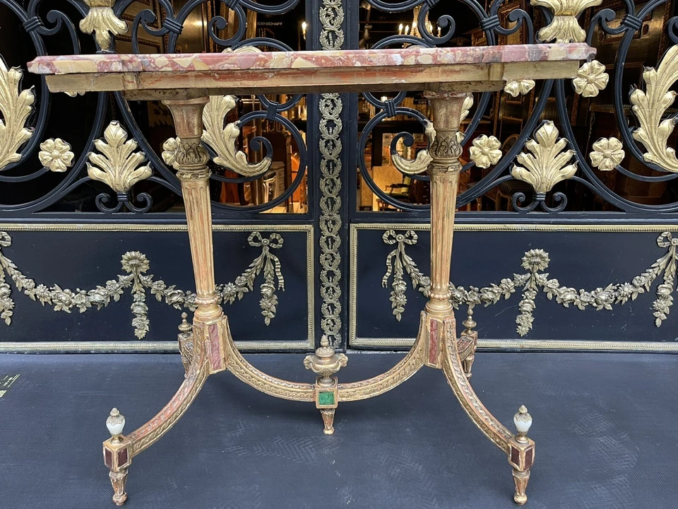 Mesa de centro/mesa auxiliar Museo Luis XVI, Rusia alrededor de 1790, chapada en oro Foto 2 de 4