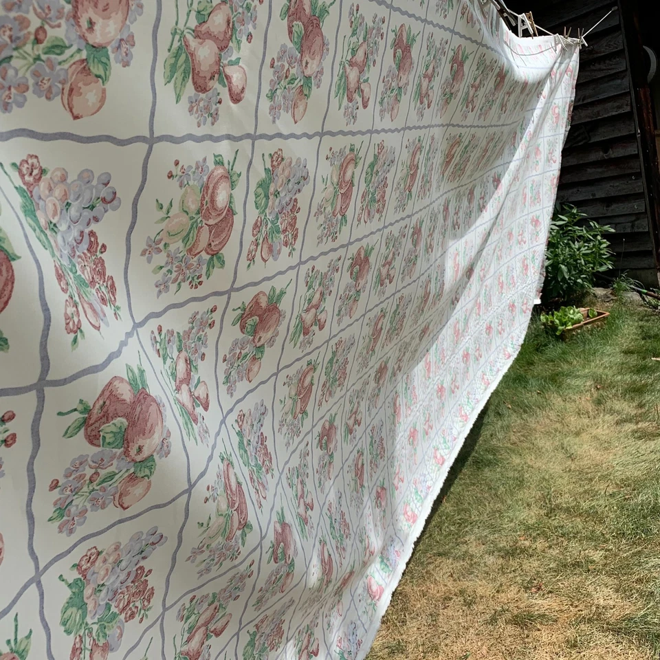 Nueva tela de cocina o mesa de algodón de los años 90 4,3 yardas marco azul fruta en blanco Foto 4 de 4