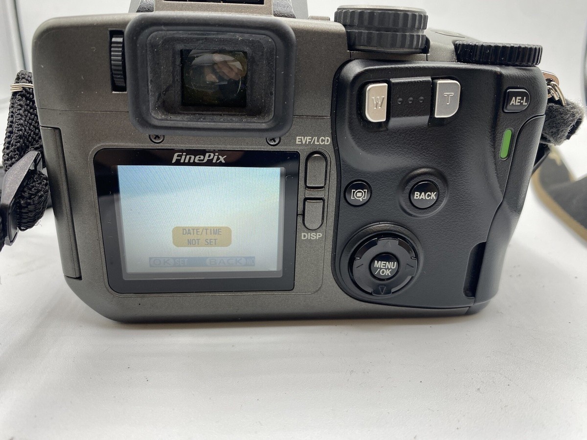 Fujifilm FinePix S602 デジタルカメラ　テレコンレンズ付き 富士フイルム、光学6倍ズーム搭載デジタルカメラ「FinePix S602」