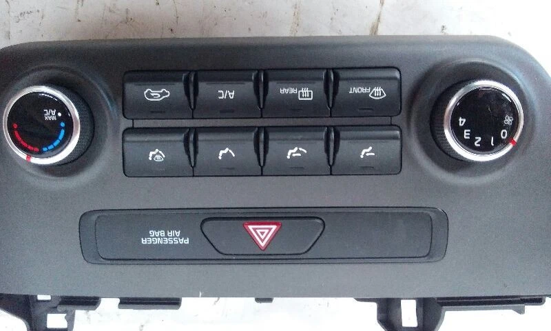 17 Kia Sportage Temperatura Climatizador ID 97250D9020 Perilla Pulsador Foto 2 de 4