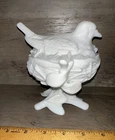 Westmoreland Milk Glass 1940’s Vintage Dove / Robin Bird in on Nest Covered Dish