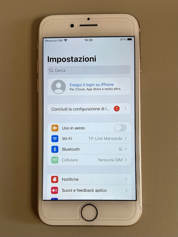 Apple iPhone 8 - 64GB - Oro (Sbloccato) - Immagine 3 di 4
