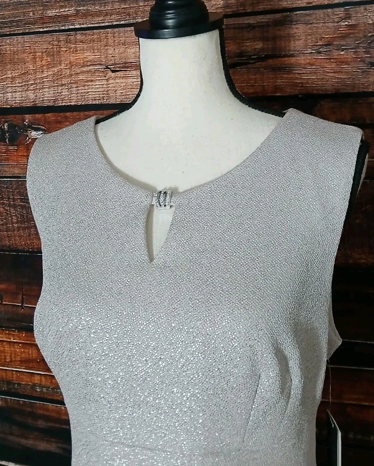 Vestido Vaina Scarlett Talla 14 Plateado Brillo Acanalado Forrado Cremallera Espalda Brillante Nuevo con Etiquetas Foto 4 de 4