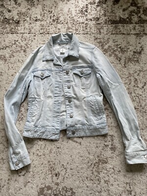 G H&M womens Fitted light wash denim jacket size XS