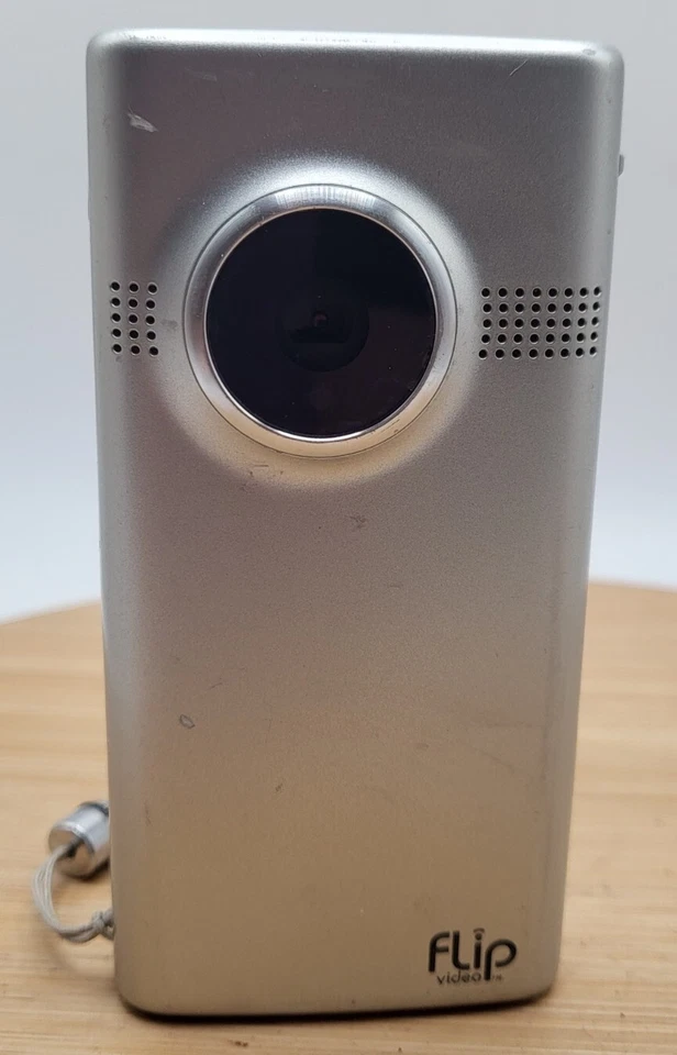 Cisco FlipVideo M3160  Flip MinoHD HDMI Pocket. Untested FOR PARTS OR REPAIR.  - Image 4 of 4