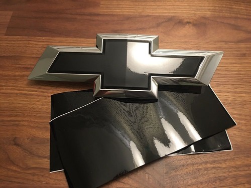 Gloss Black Front Chevrolet Bowtie Emblem 2007-2013 Gloss Black Front Bowtie Emblem For 2007-2013 Chevrolet Silverado 1500 & 2007-2010 2500HD/3500HD - GM Part 22829421 GM Part 22829421 Replacement - Foto 8