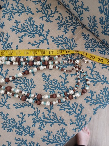 Vineyard Vines Chunky 5 layer Beaded Brown Blue Cream Necklace EUC - Picture 9 of 10