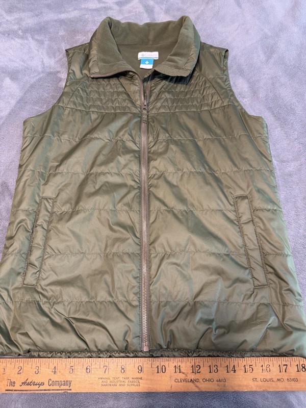 Columbia Green Quilted Vest Lightweight Full Zip Sleeveless Women’s Medium