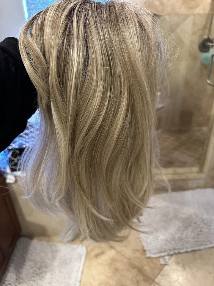 9 high end Wigs 3800 worth of Hair - Image 3 of 4