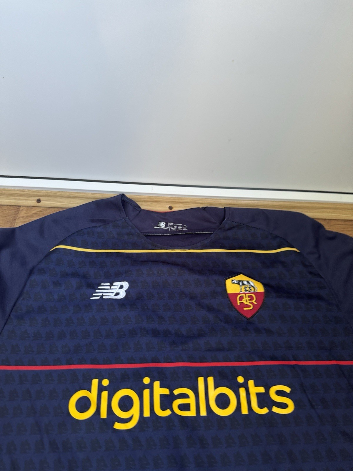 2021-22 New Balance Men’s AS Roma Home Soccer Jersey Forza Roma Sz XL thumbnail 2