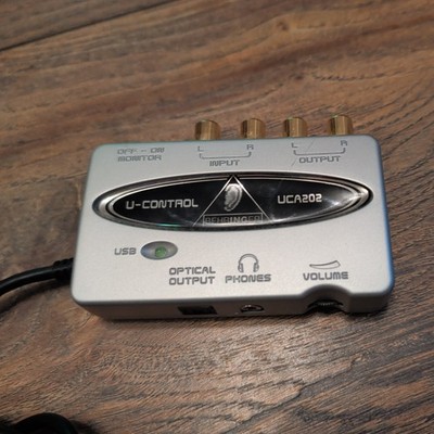 Behringer UCA202 U-Control Ultra Low-Latency 2 In/2 Out USB / Audio Interface