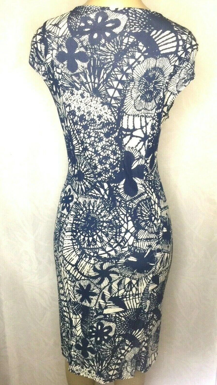 Abito Tory Burch blu Mar Baltico stampa acchiappasogni cappuccio manica scollo V ginocchio S