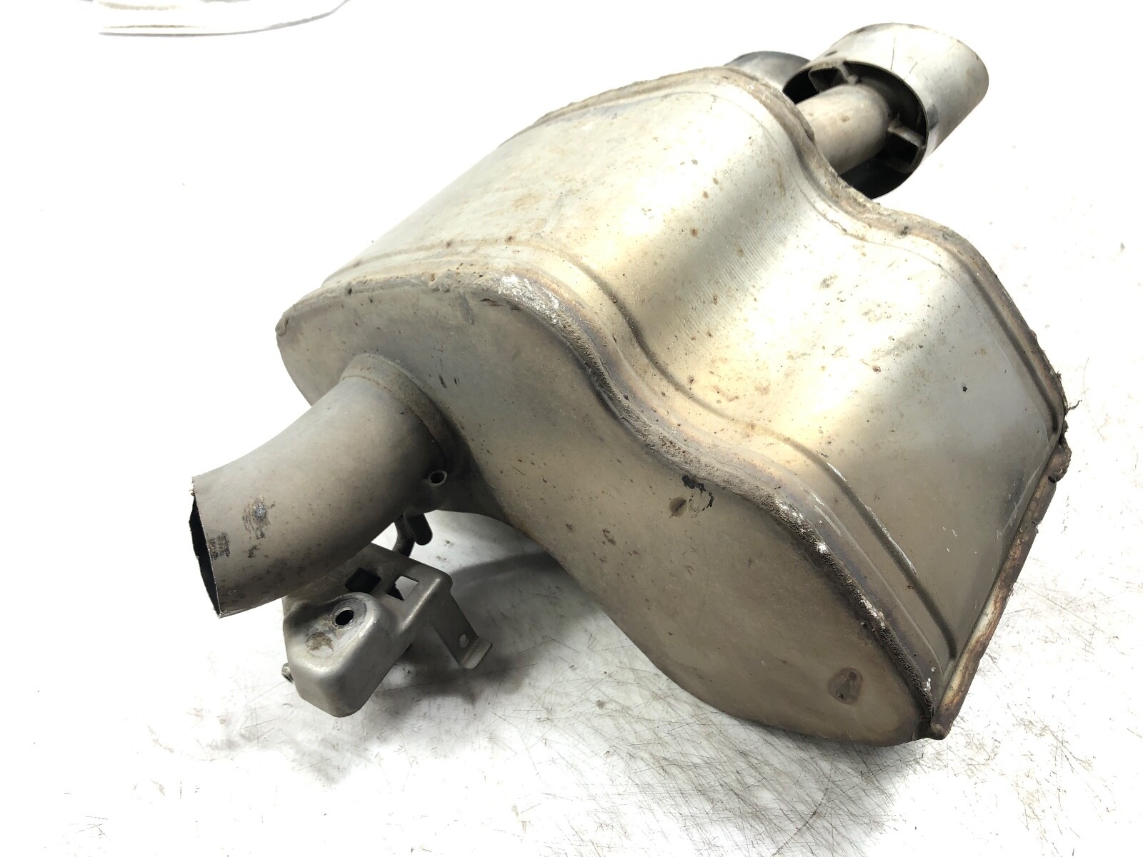 2014-2019 MASERATI GHIBLI RIGHT REAR EXHAUST MUFFLER BAFFLE TIPS SILENCER OEM.