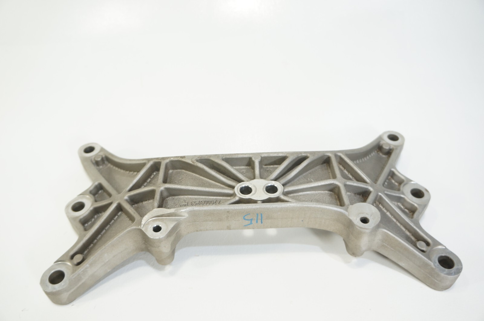 14-2017 Maserati Ghibli Transmission Crossmember Bracket Support 670003953