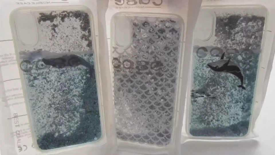 Funda trasera rígida iPhone X/XS brillo líquido arena movediza ballena y sirena escala Foto 3 de 4