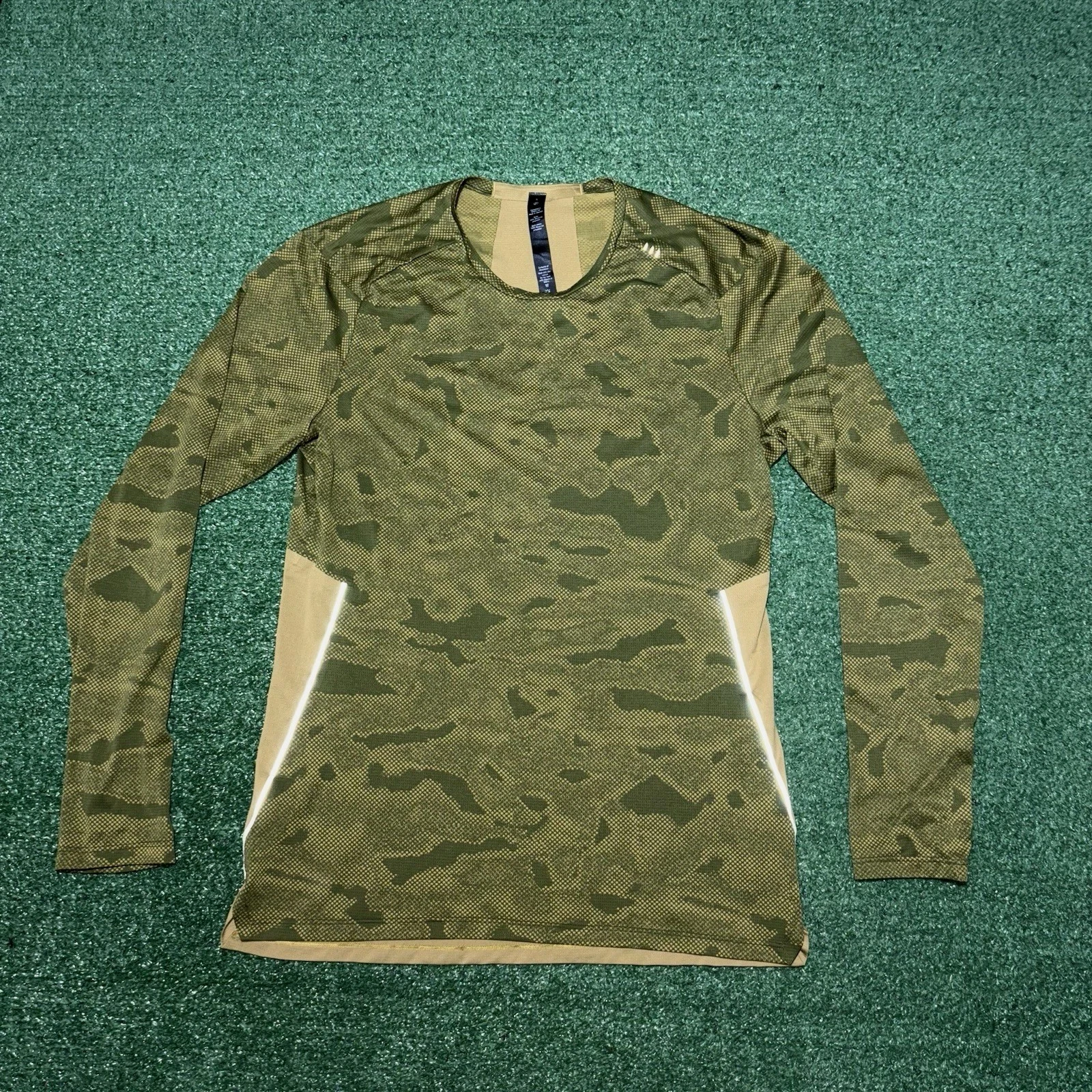 Lululemon Fast Free Long Sleeve Camo T Shirt Performance and Mens Small