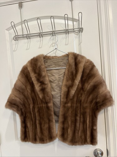 HIGH QUALITY VINTAGE Real FUR SHAWL - Very Soft BLD - Picture 7 of 11