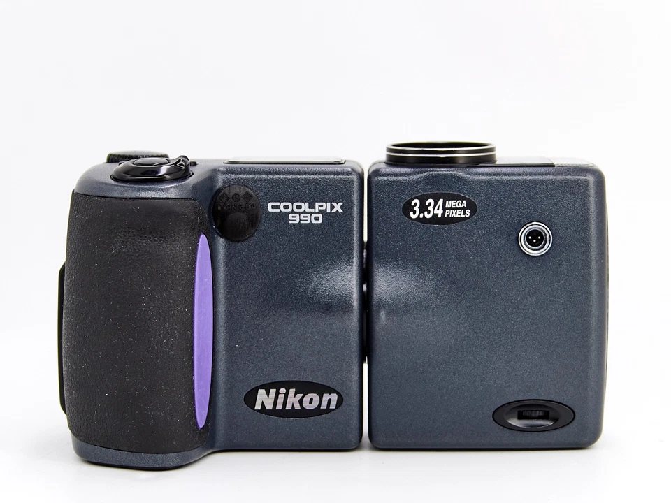 NIKON COOLPIX 990 3.34MP Swivel Digital Camera w/ Sandisk 4GB Extreme Card  USED - Image 4 of 4