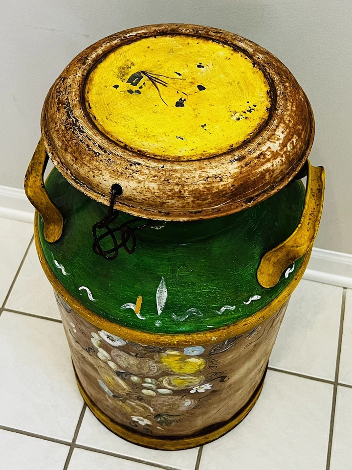 Jarra de lata de leche de metal de colección pintada a mano diseño floral amarillo verde con tapa 24" de alto Foto 3 de 4