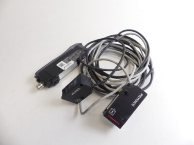Keyence LV-N11CP Verstärker mit 2x LV-NH100 Sensorkopf Kabel-Länge: 2,20m