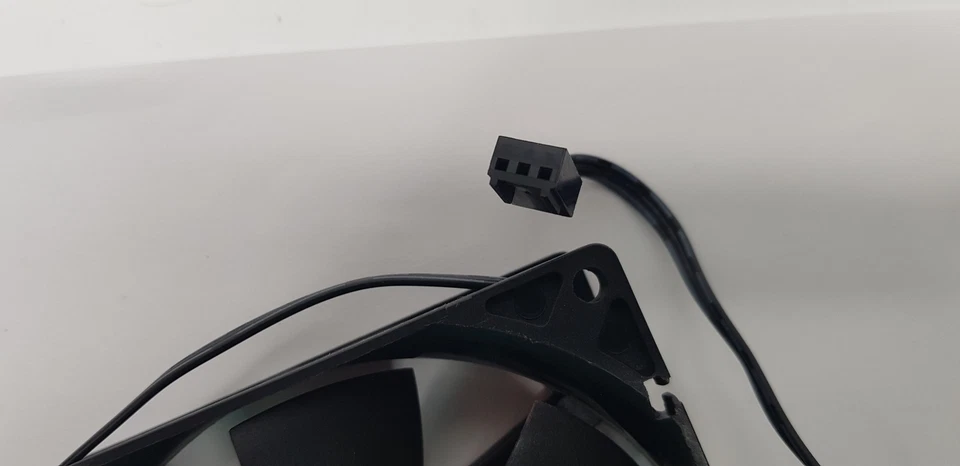 Antec Tricool Cooling Fan Unit 80mm 3pin Black 170915A - Image 4 of 4