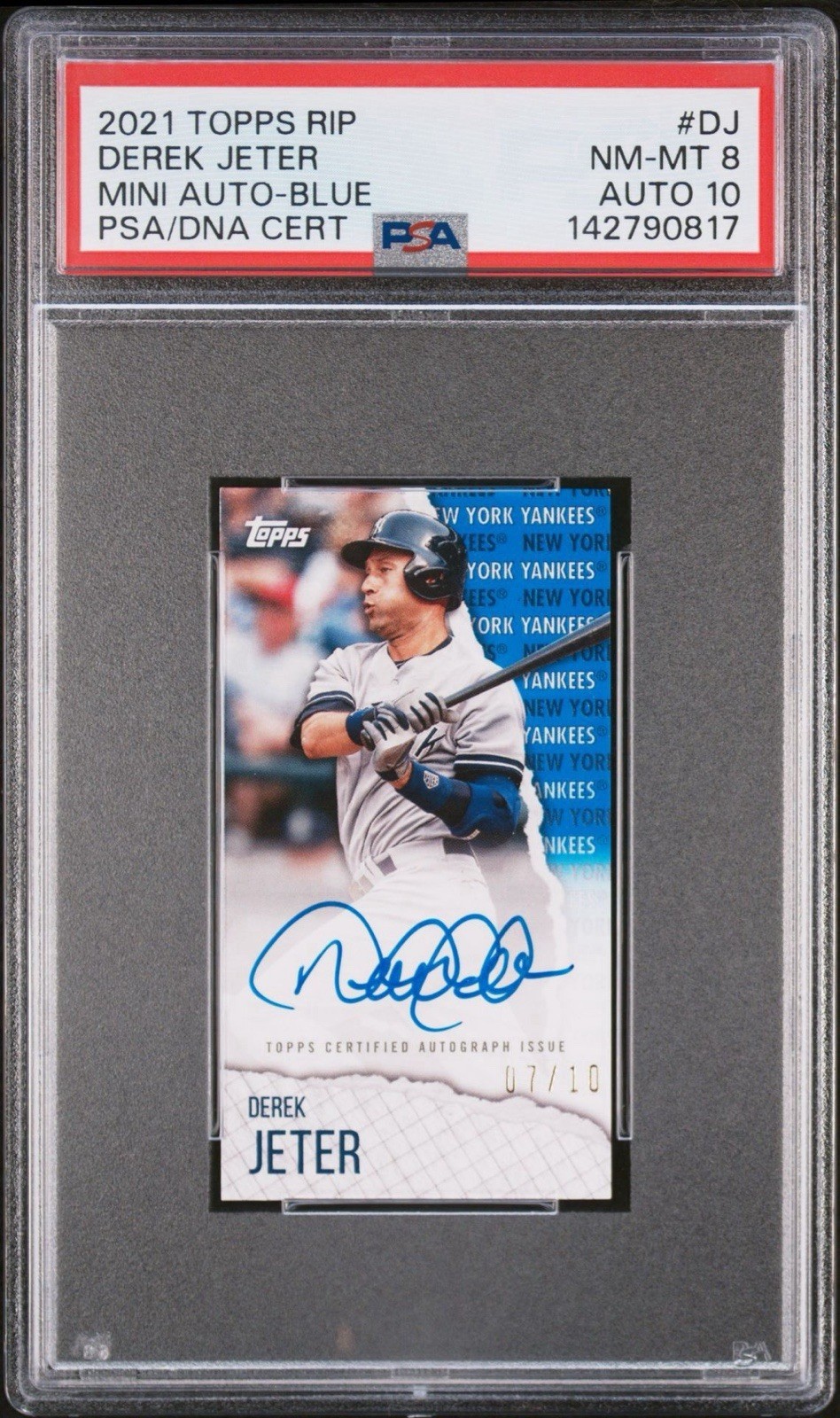 2021 Topps Rip Card Mini Auto Blue Derek Jeter  7/10 PSA 8 Auto 10-PSA DNA