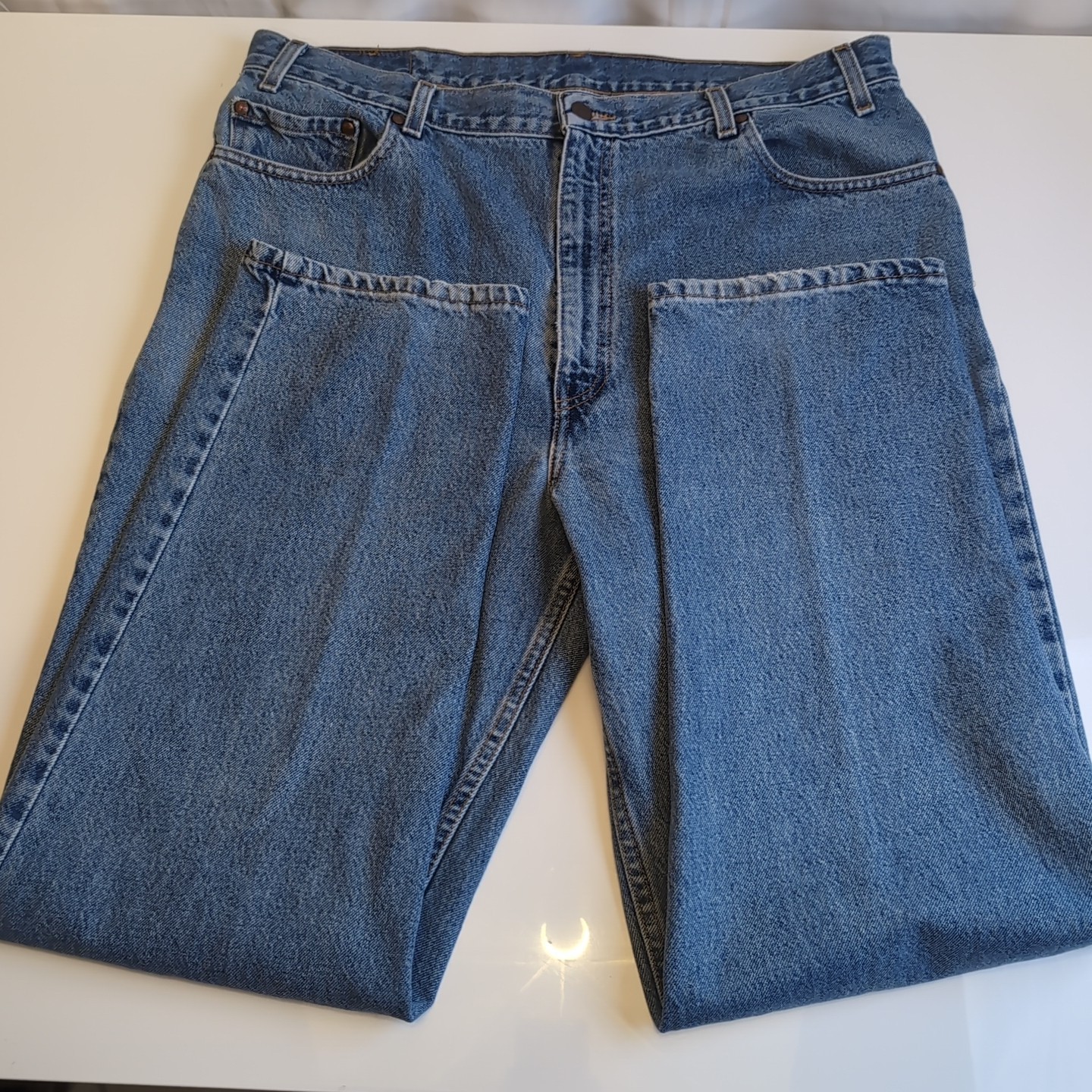 Vintage Levi 540 Relaxed Fit Jeans W/Brown Tab Men’s Size 40 x 32. Made USA.